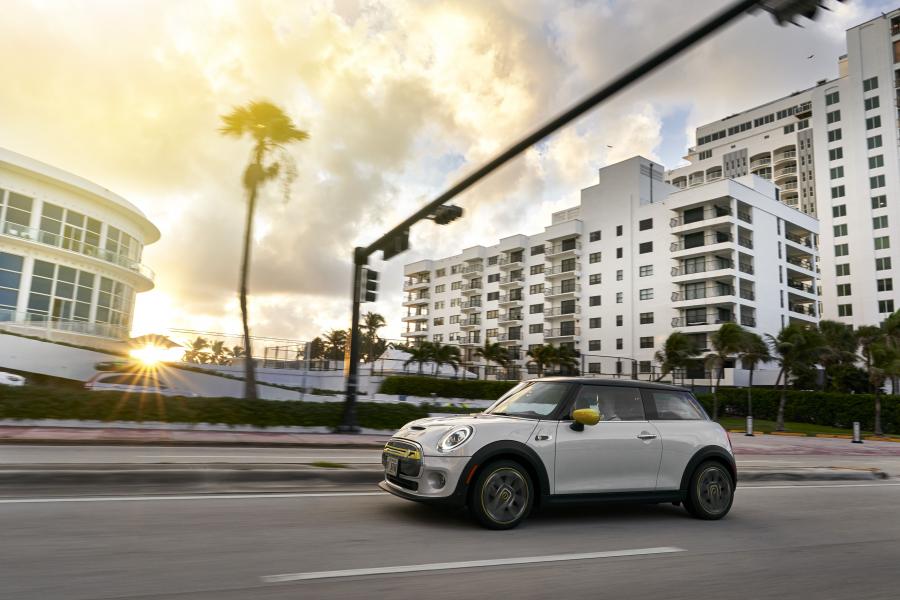  Mini Cooper SE (F56) 2020 года  (NA) (фото 75 из 342)